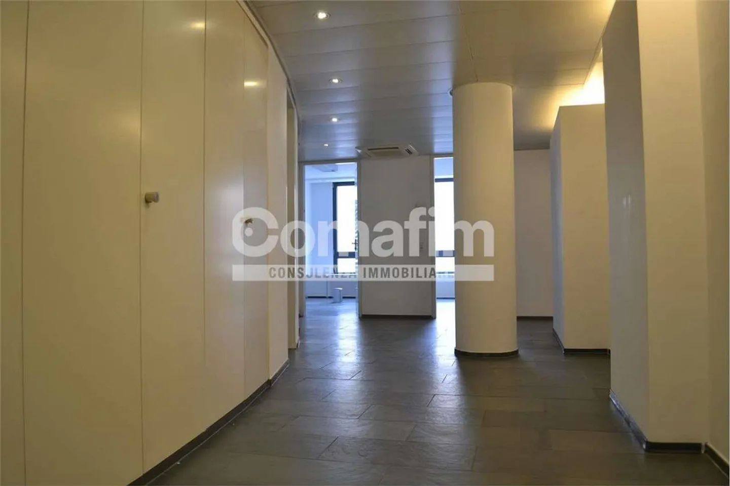 Prestiges Büro im Zentrum - Foto 2 von 13