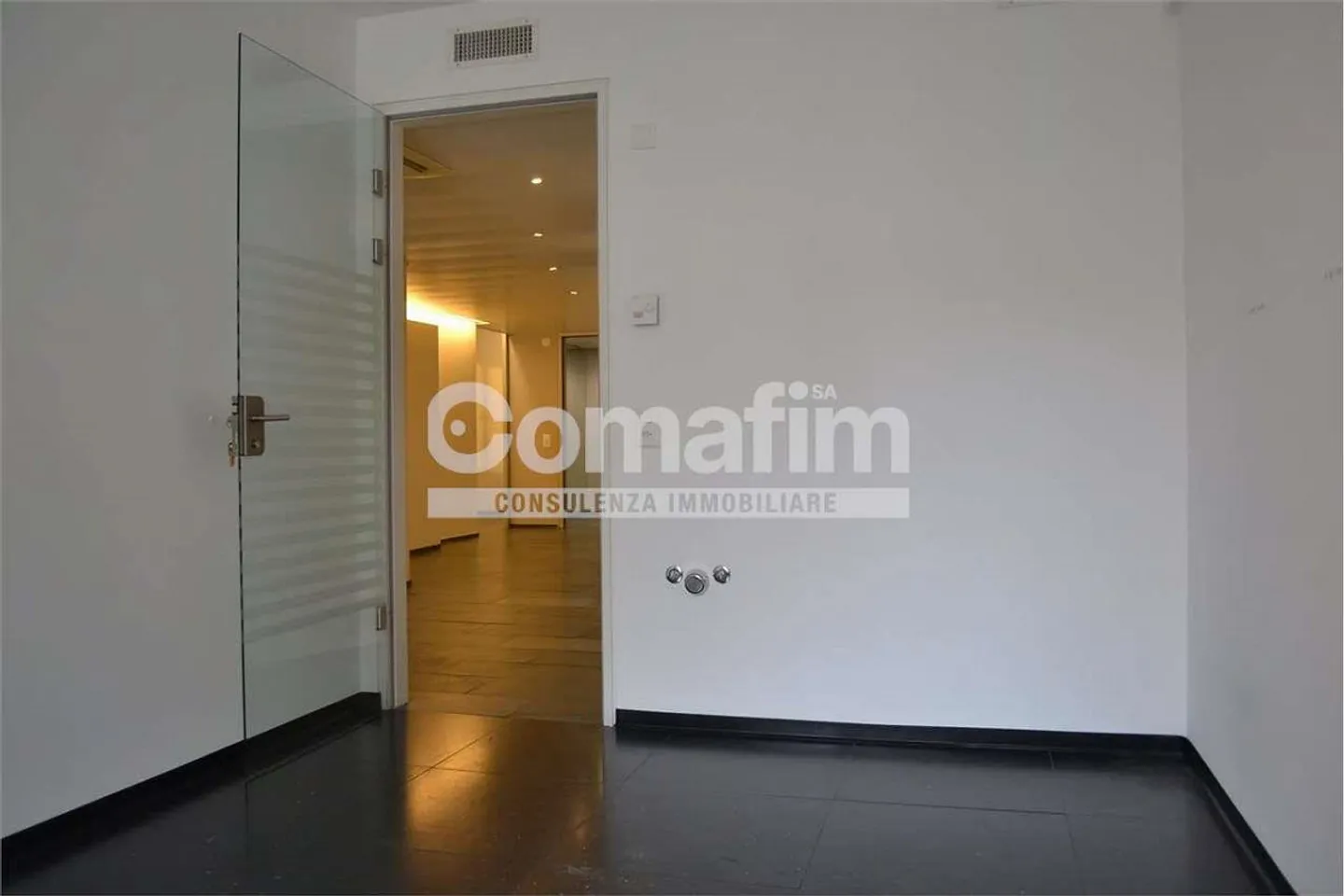 Prestiges Büro im Zentrum - Foto 11 von 13