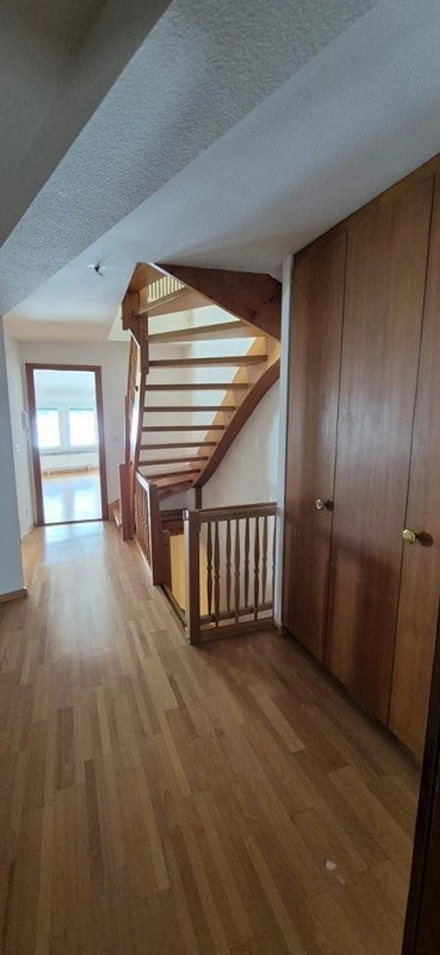 Appartement en duplex de 3,5 pièces avec beaucoup de charme - Photo 7 sur 10