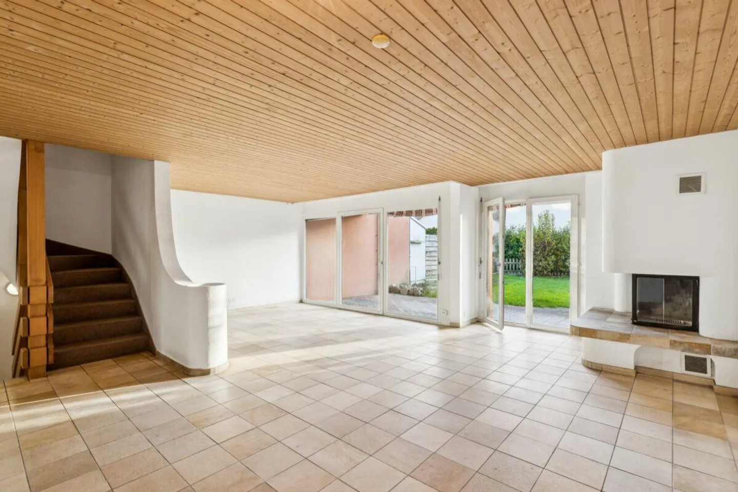 Spacious living in the heart of Hagendorn - Photo 7 of 26