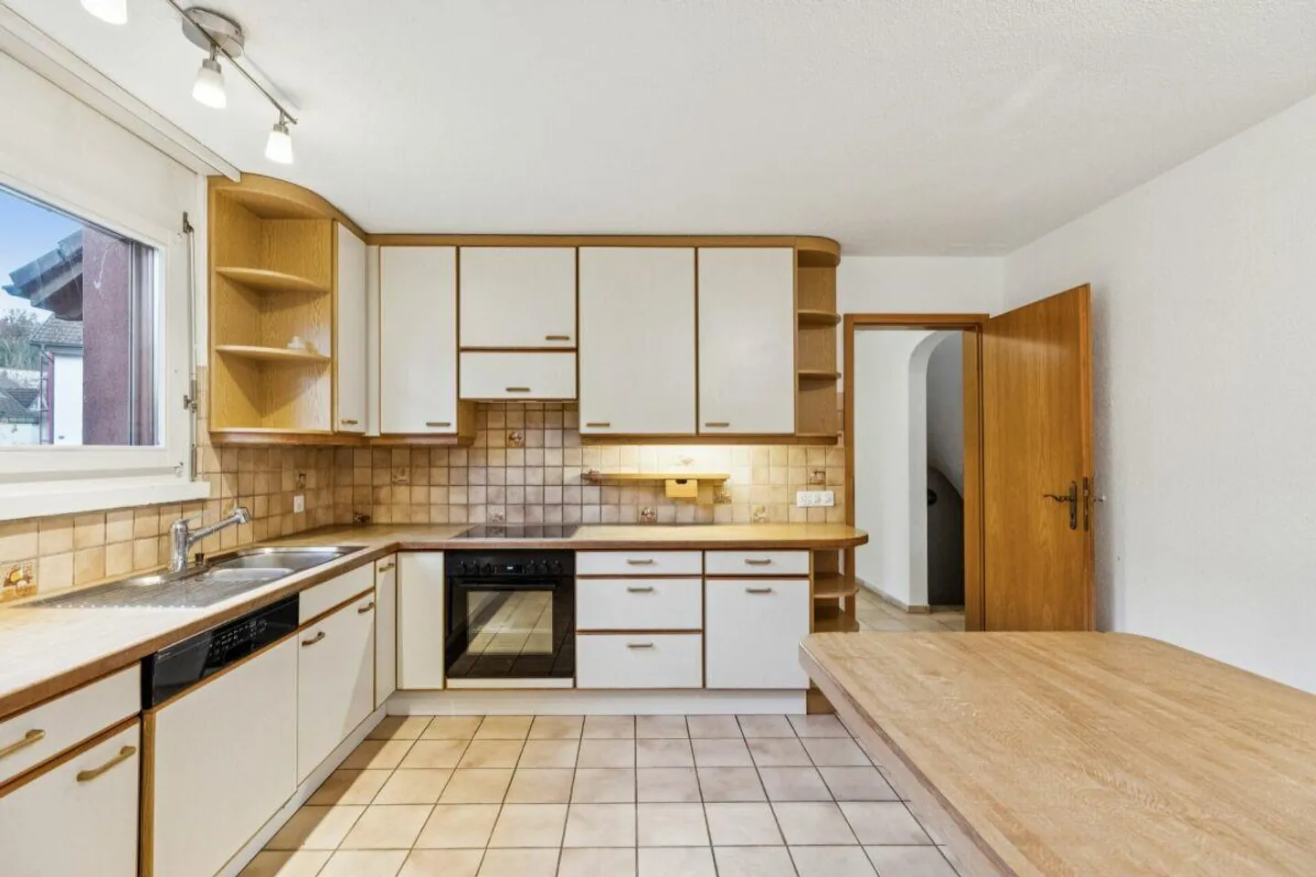 Spacious living in the heart of Hagendorn - Photo 9 of 26