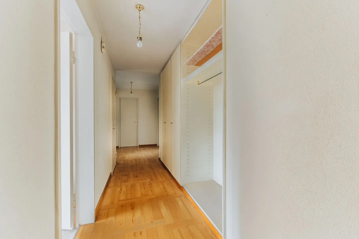 Appartement de 5 pièces en propriété à un emplacement central - Photo 9 sur 19