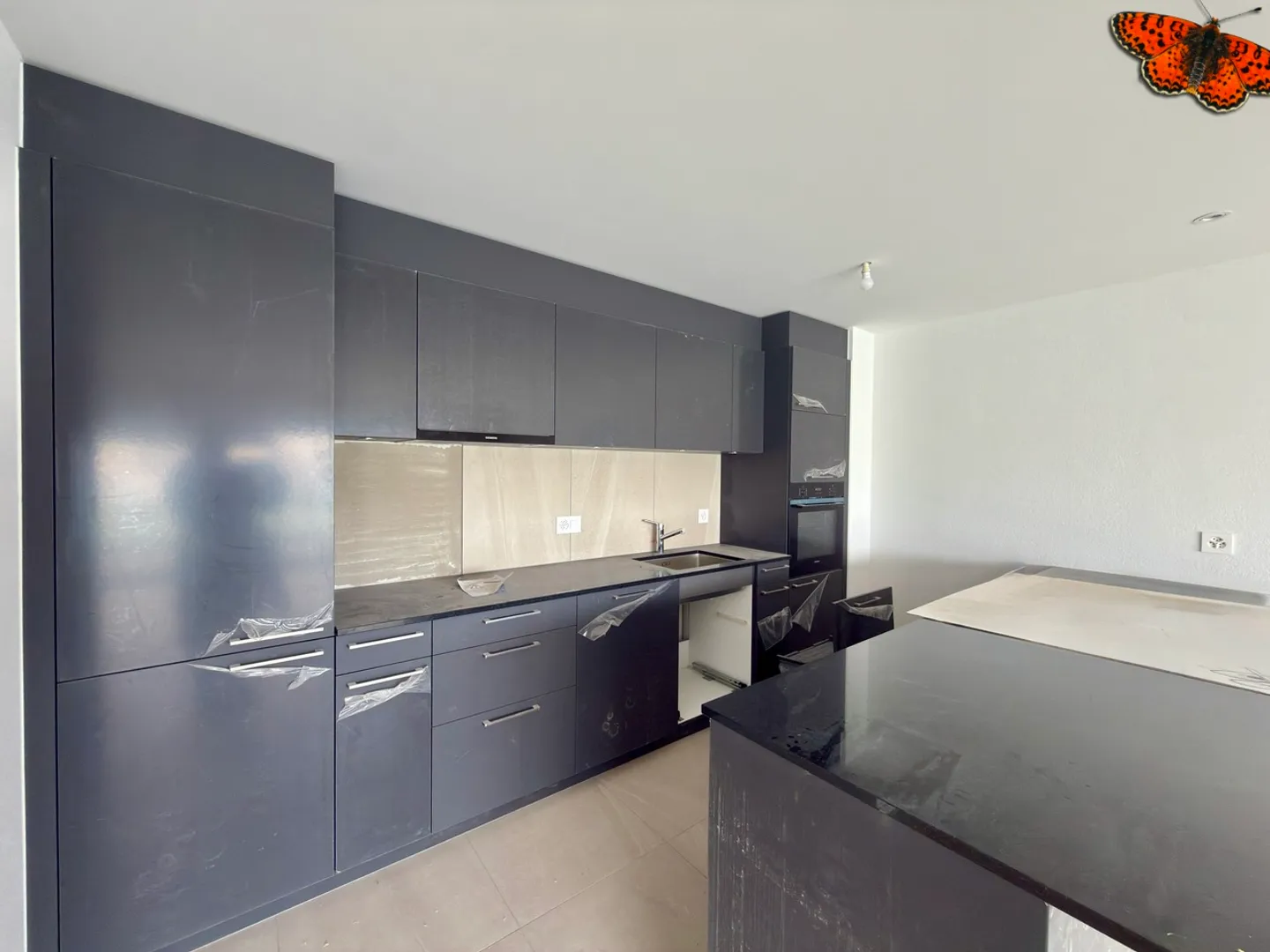 3 ½ NEUE ZIMMER IM 1. STOCK - VAULRUZ - Foto 4 von 8