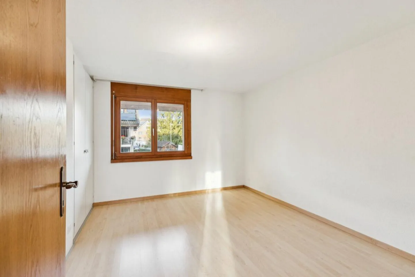 Spacious living in the heart of Hagendorn - Photo 12 of 26