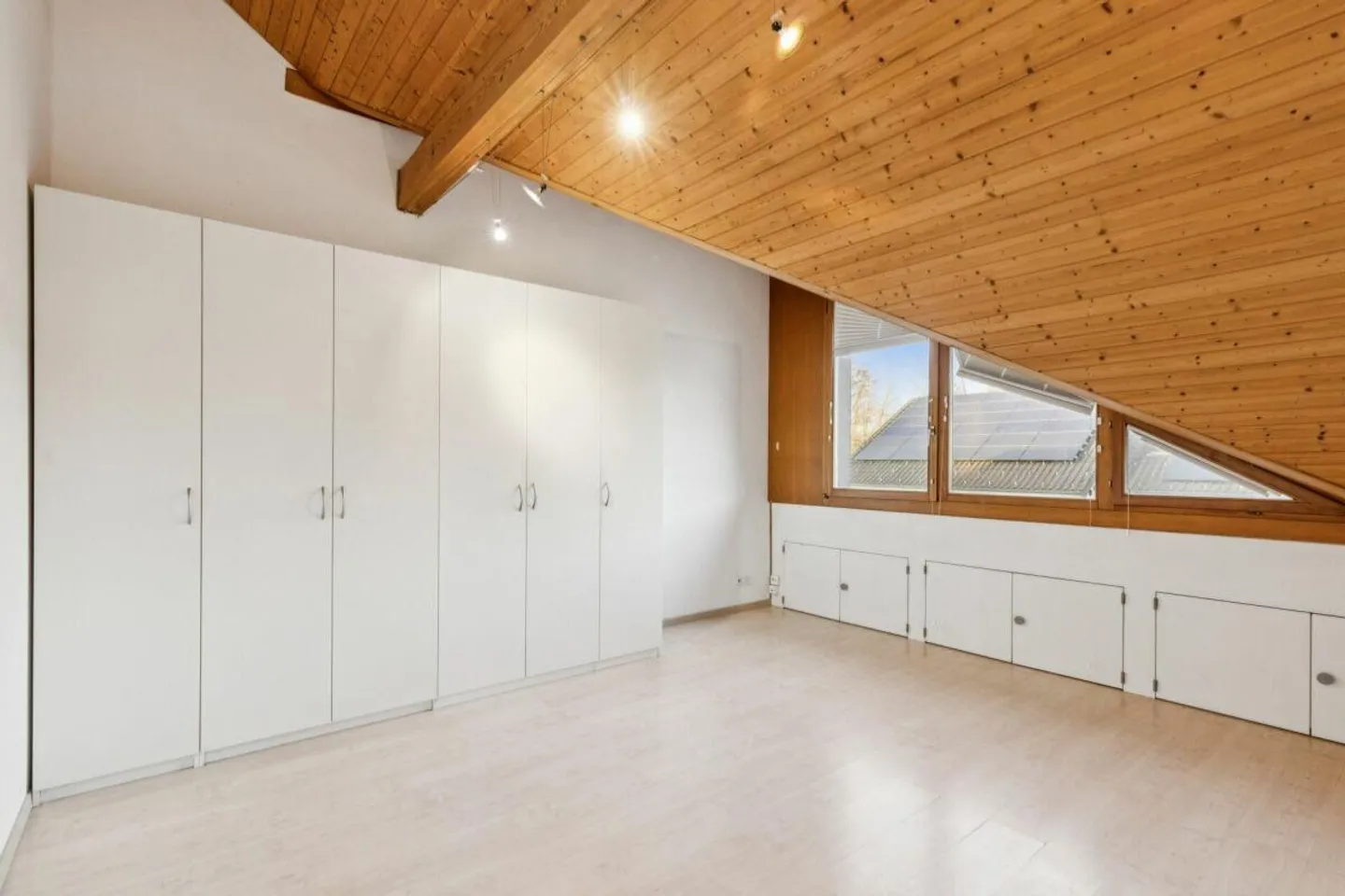 Spacious living in the heart of Hagendorn - Photo 21 of 26