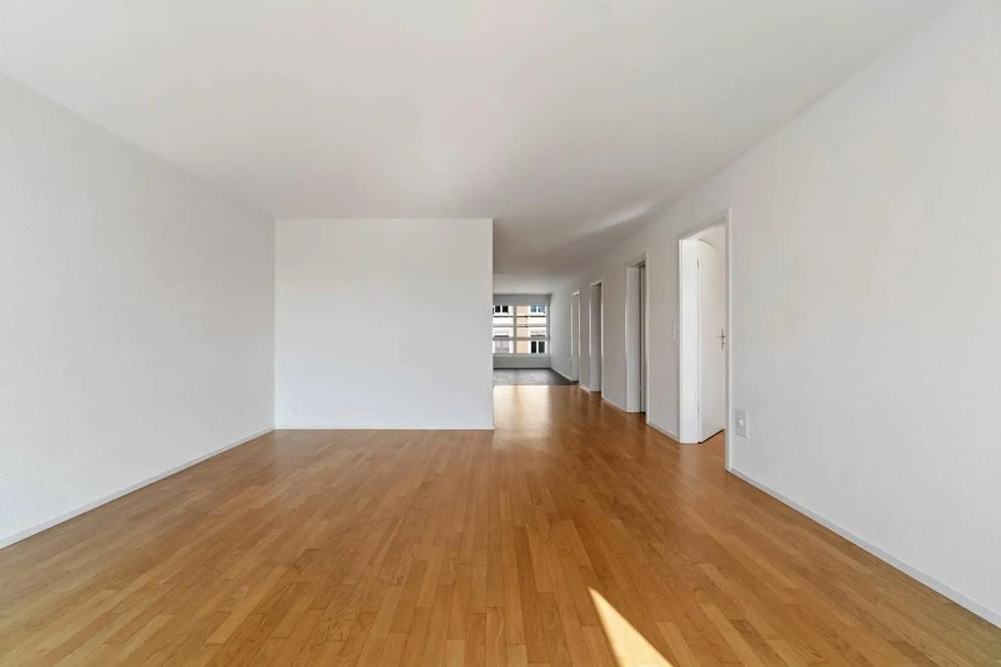 Modernes Apartment in Biel - Foto 10 von 12