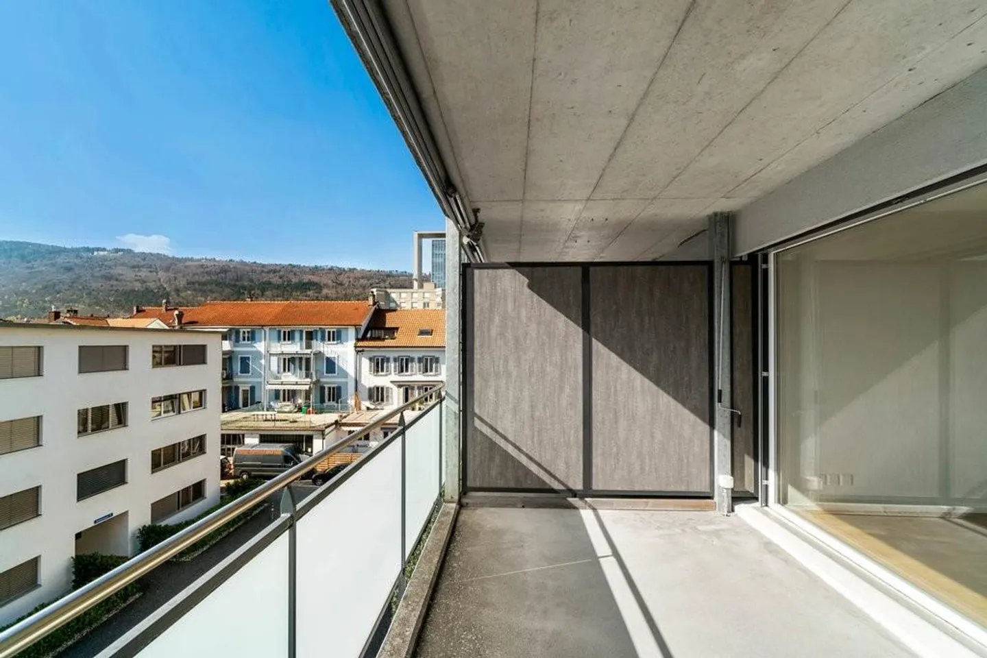 Modernes Apartment in Biel - Foto 11 von 12