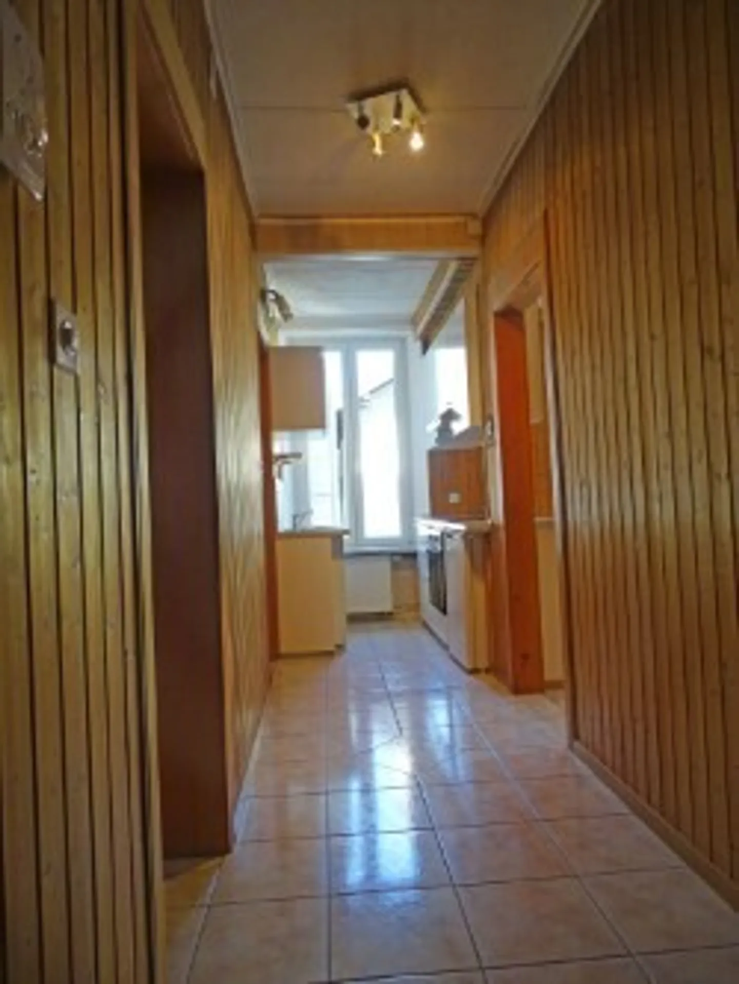 2.5 rooms on the 1st floor - Photo 6 of 16