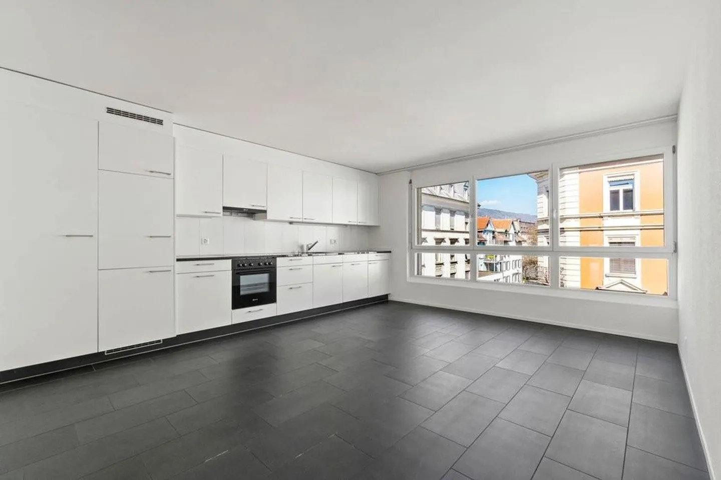Modernes Apartment in Biel - Foto 4 von 12