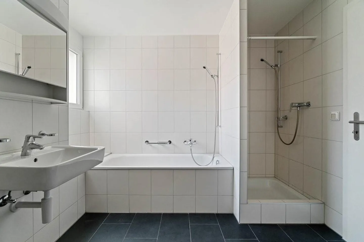 Modernes Apartment in Biel - Foto 5 von 12