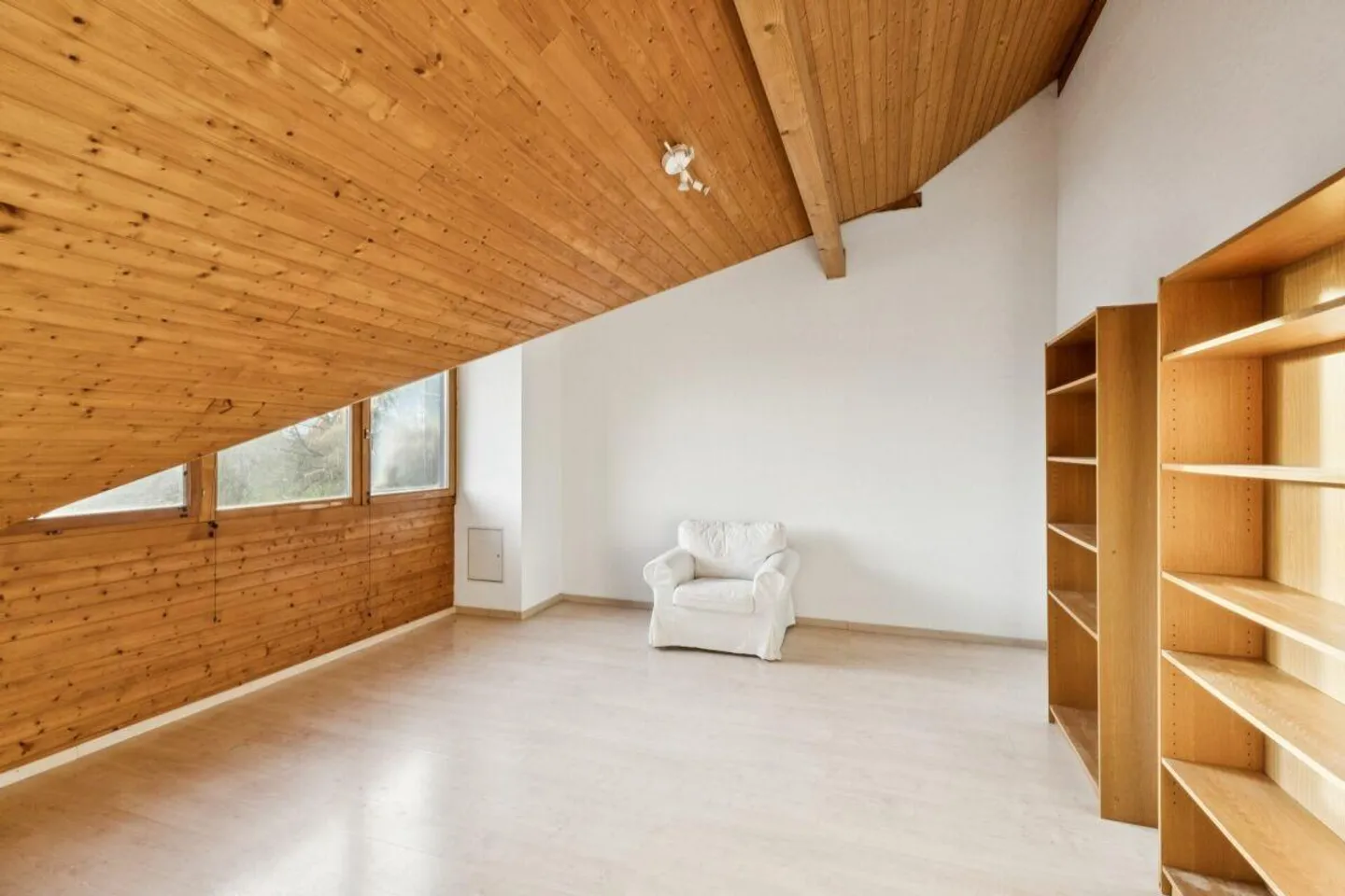 Spacious living in the heart of Hagendorn - Photo 23 of 26