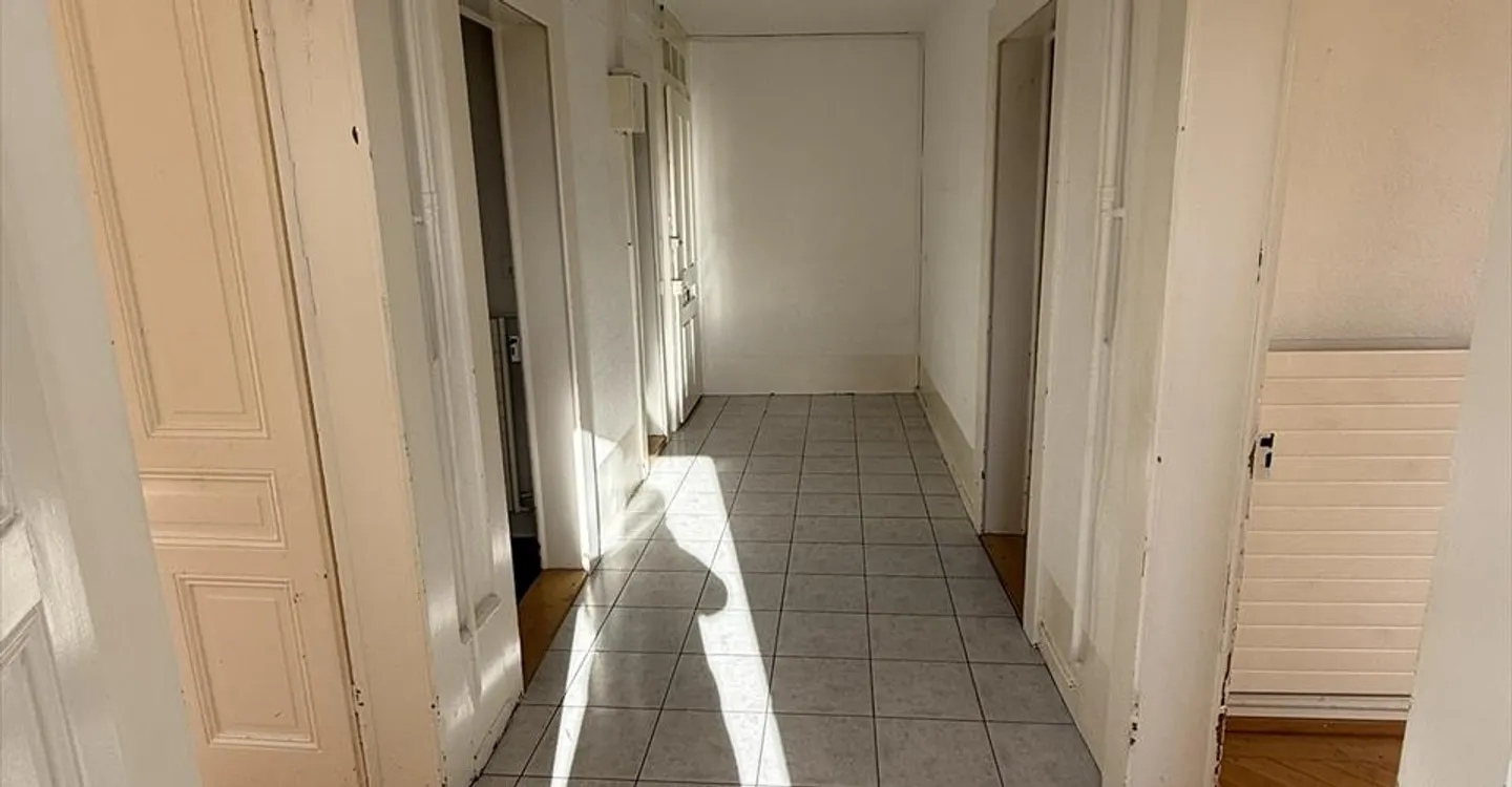 Charmantes Appartement in La Chaux-de-Fonds - Foto 3 von 17