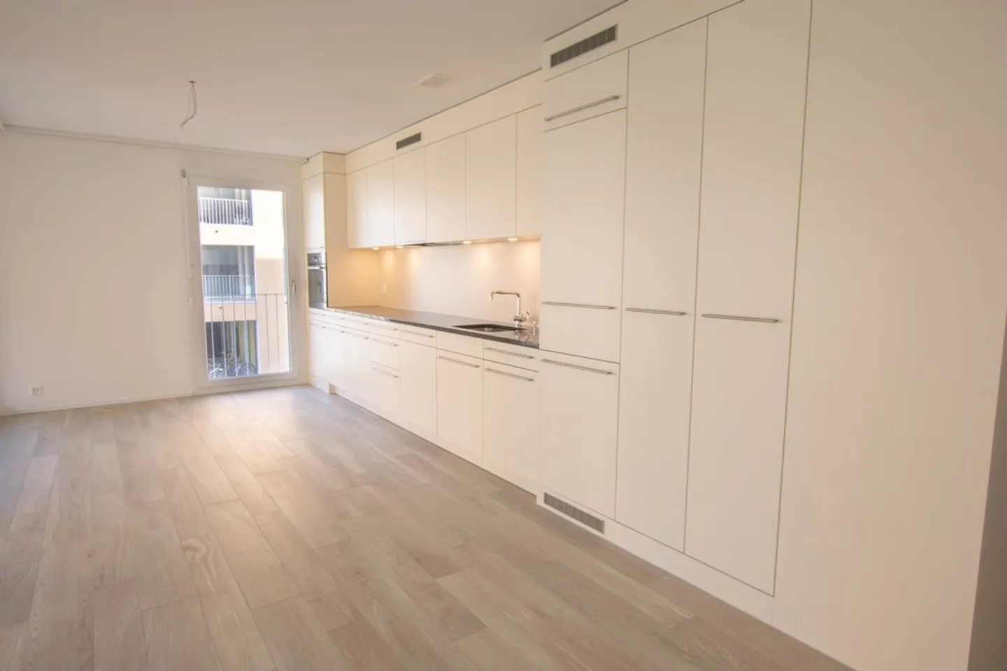 Bright 3.5-room apartment with a view of the Bieler Schüssinsel - Photo 2 of 11