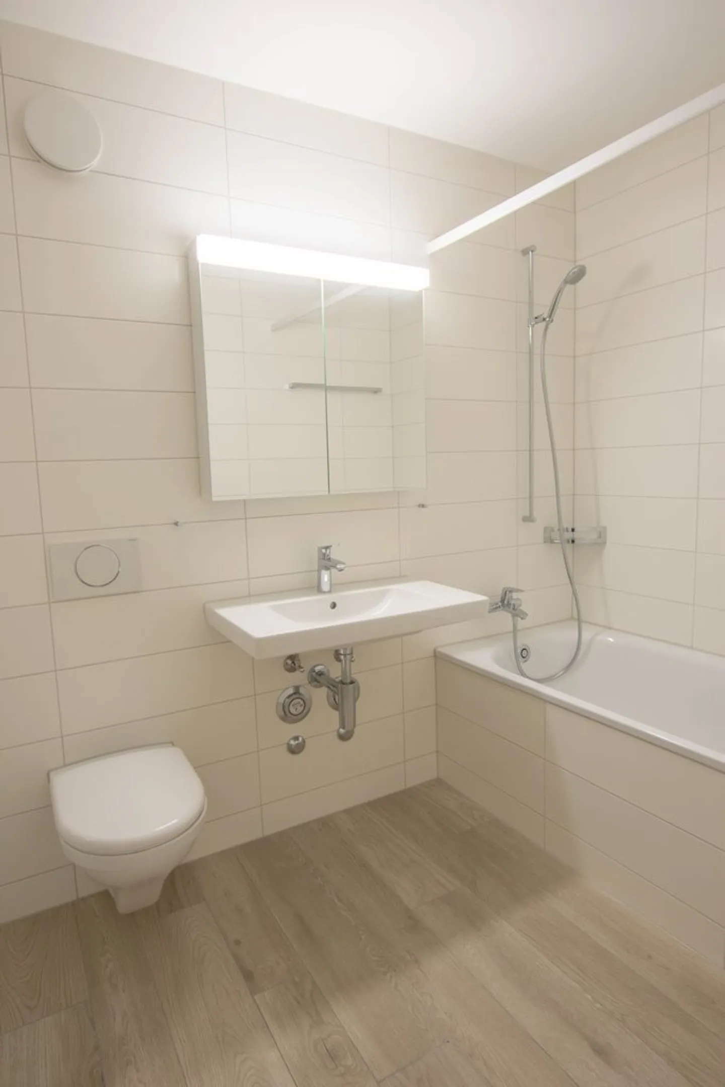 Bright 3.5-room apartment with a view of the Bieler Schüssinsel - Photo 6 of 11