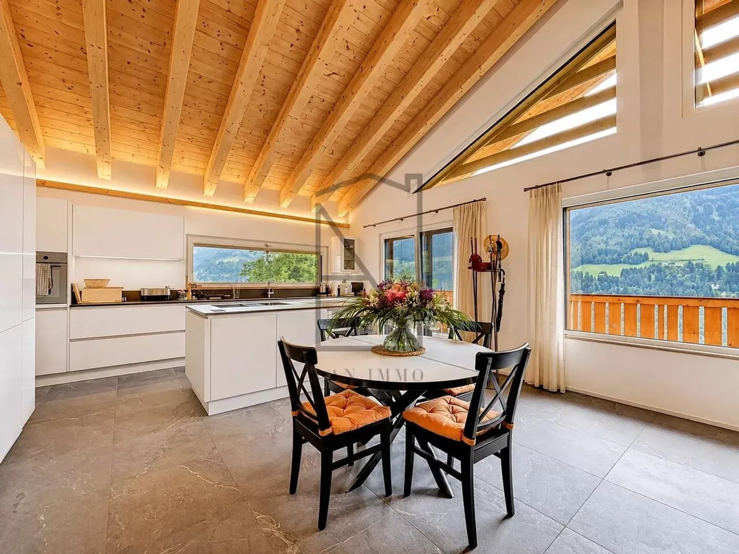 Exceptional chalet facing the Dents du Midi, privileged area of Champéry - Photo 5 of 13