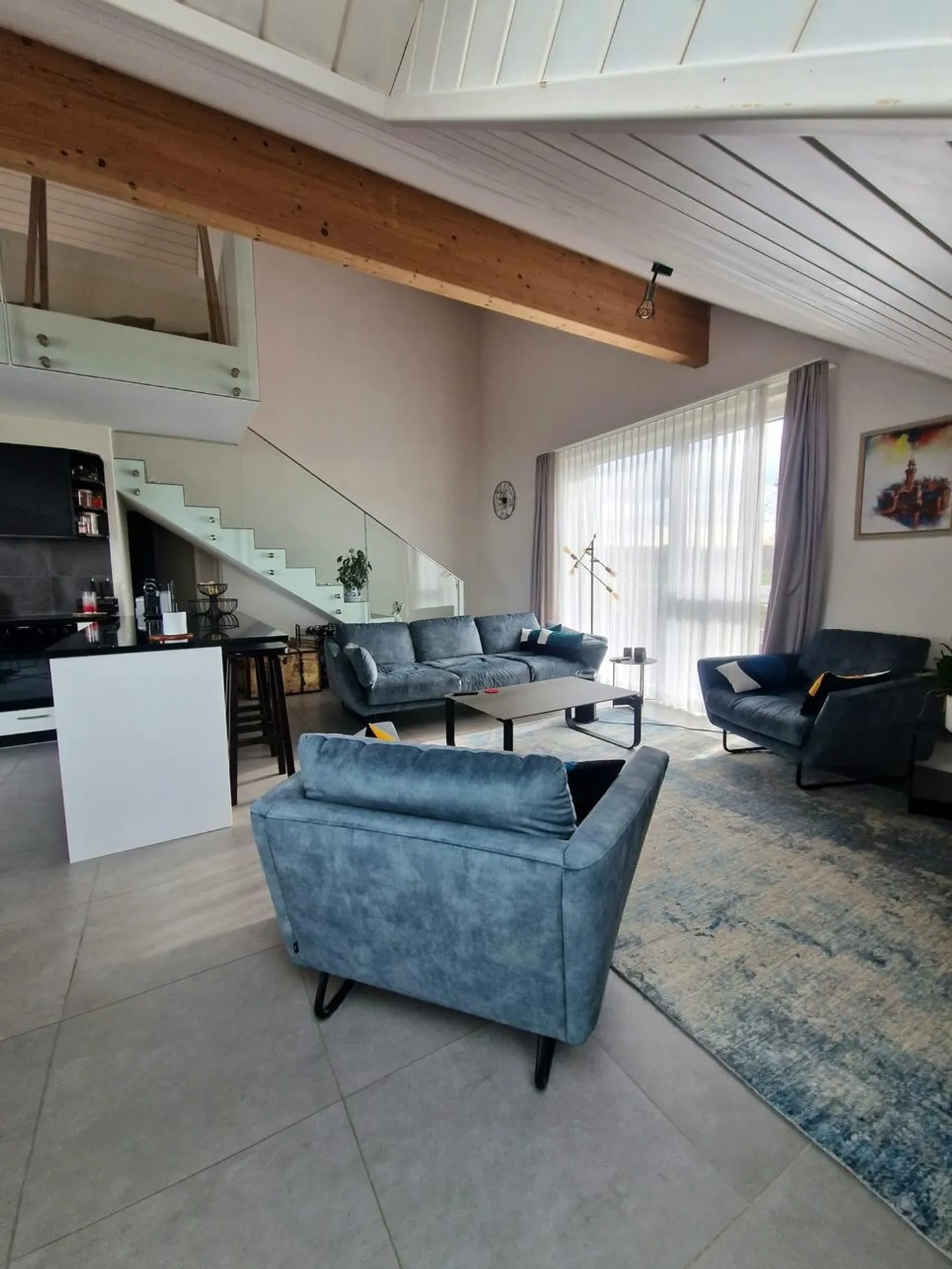 Stunning recent duplex of 3.5 rooms with partial lake view - Photo 3 of 12