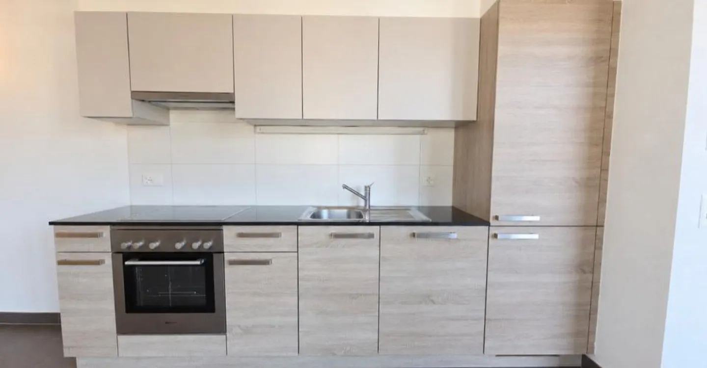 Modern 2-room apartment with balcony - Photo 4 of 11