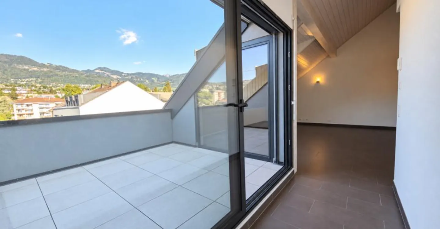 Modern 2-room apartment with balcony - Photo 8 of 11