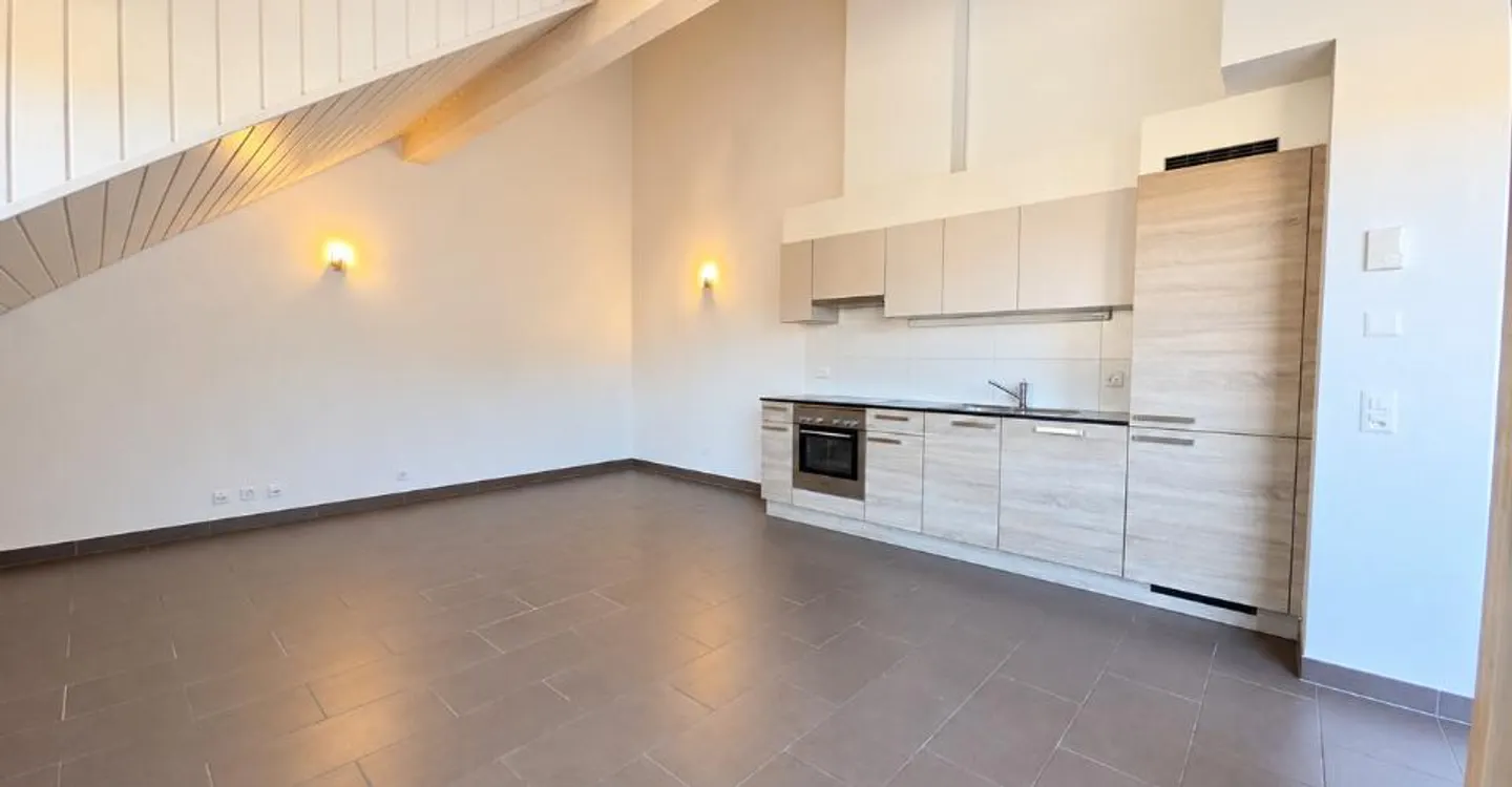 Modern 2-room apartment with balcony - Photo 3 of 11