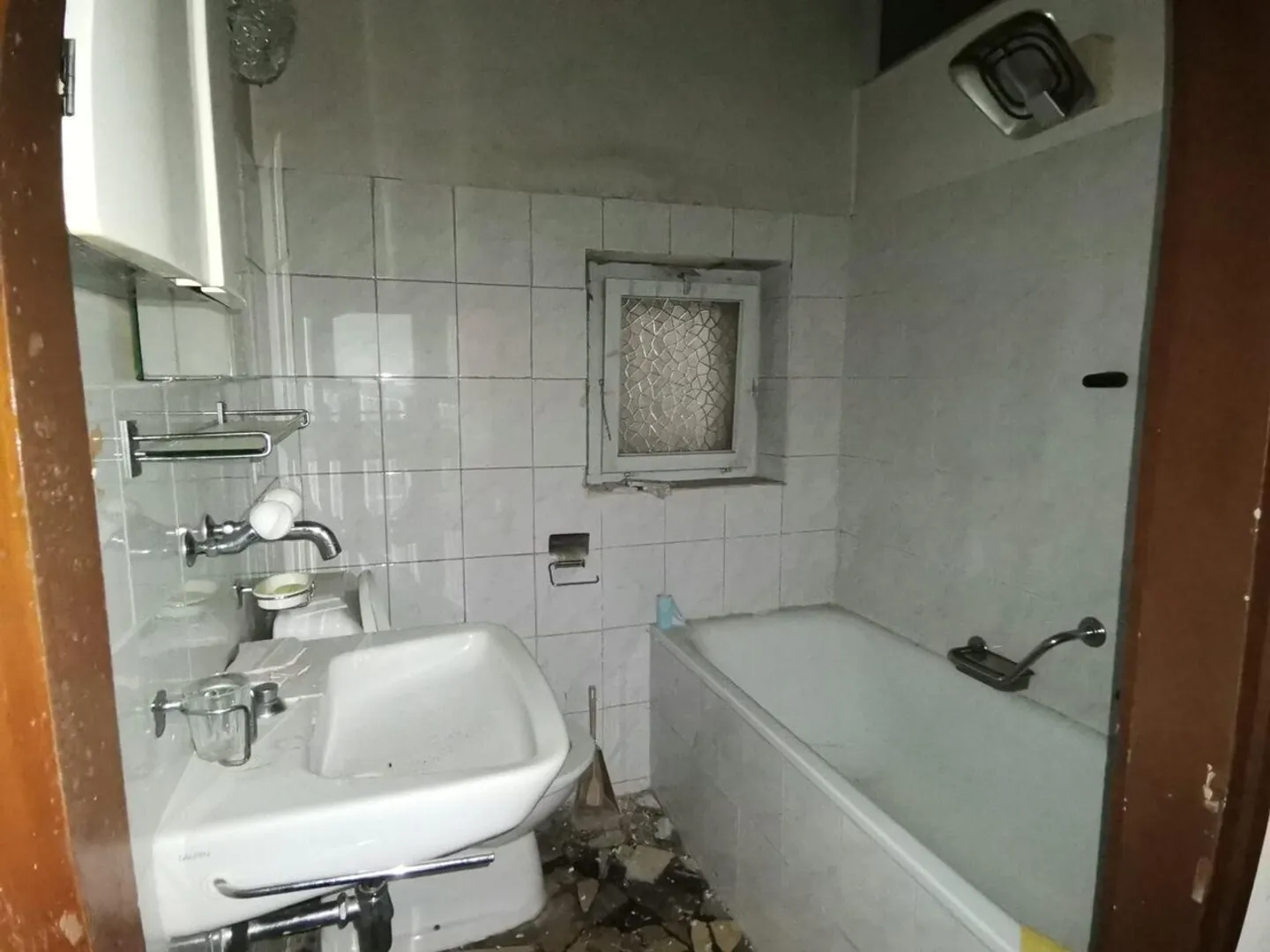 Terrain constructible avec maison et jardin dans une position très ensoleillée... - Photo 8 sur 12