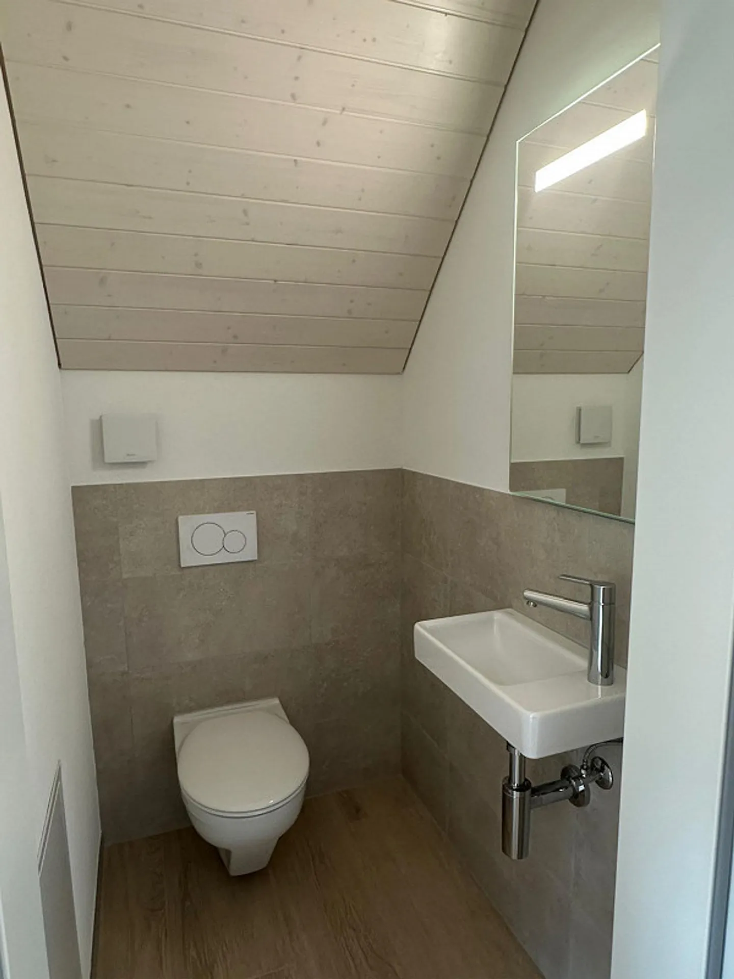 Penthouse extraordinaire avec une hauteur de plafond impressionnante - Photo 5 sur 7