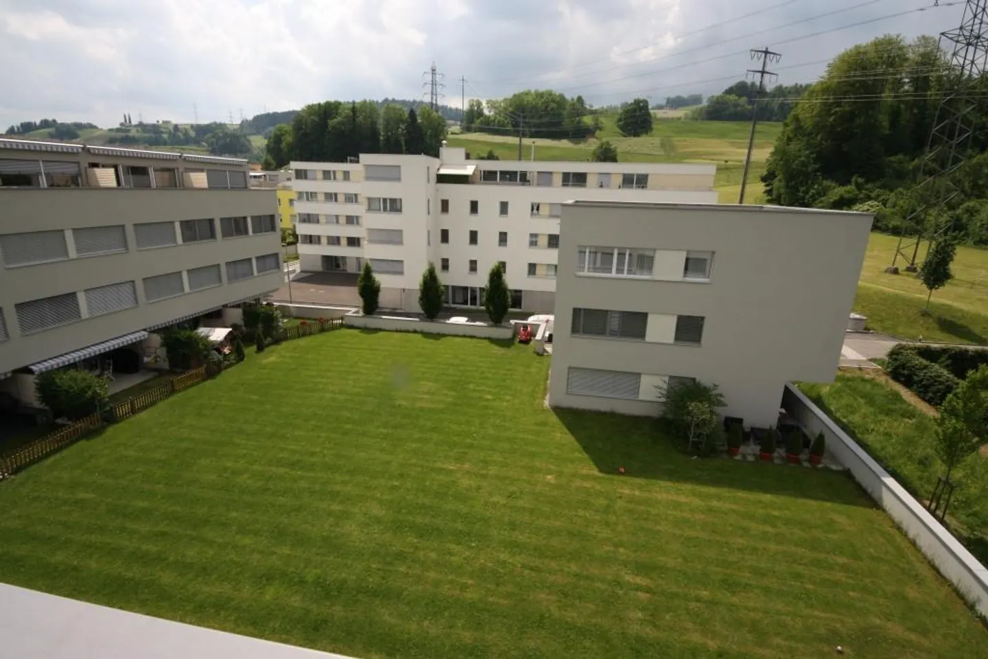 Appartamento attico di 4,5 stanze in una posizione tranquilla - Foto 4 di 11