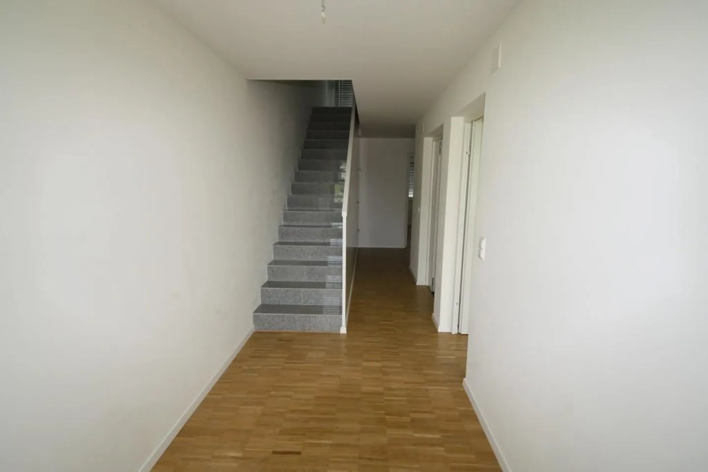 Appartamento attico di 4,5 stanze in una posizione tranquilla - Foto 5 di 11