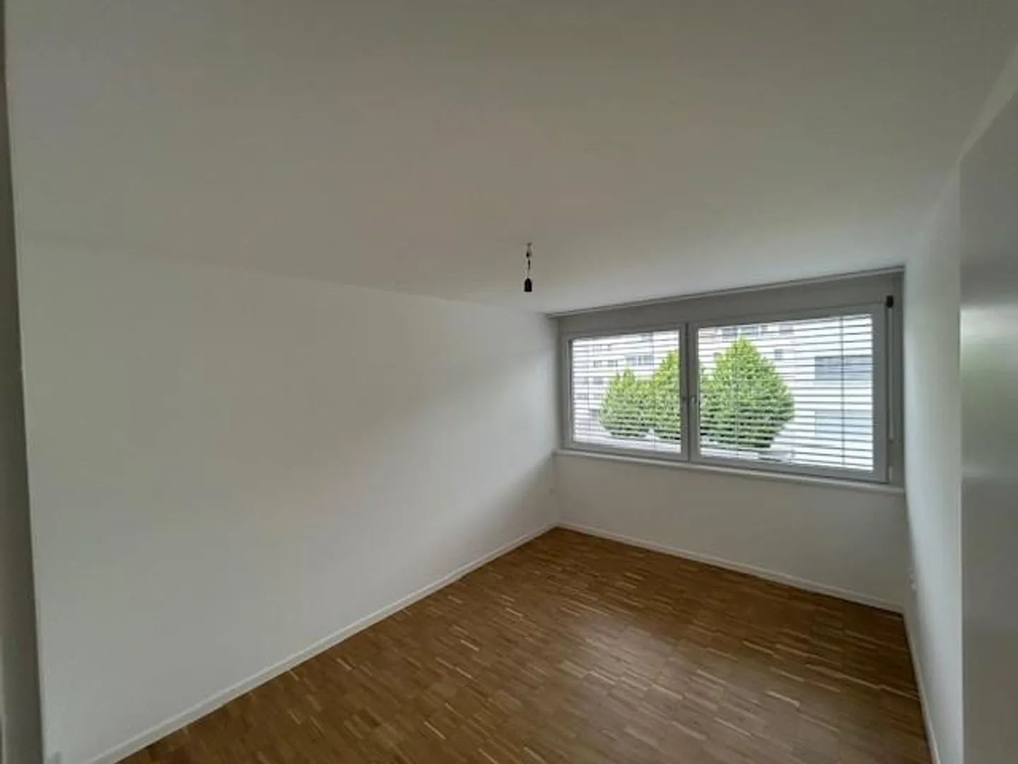 Appartamento attico di 4,5 stanze in una posizione tranquilla - Foto 6 di 11