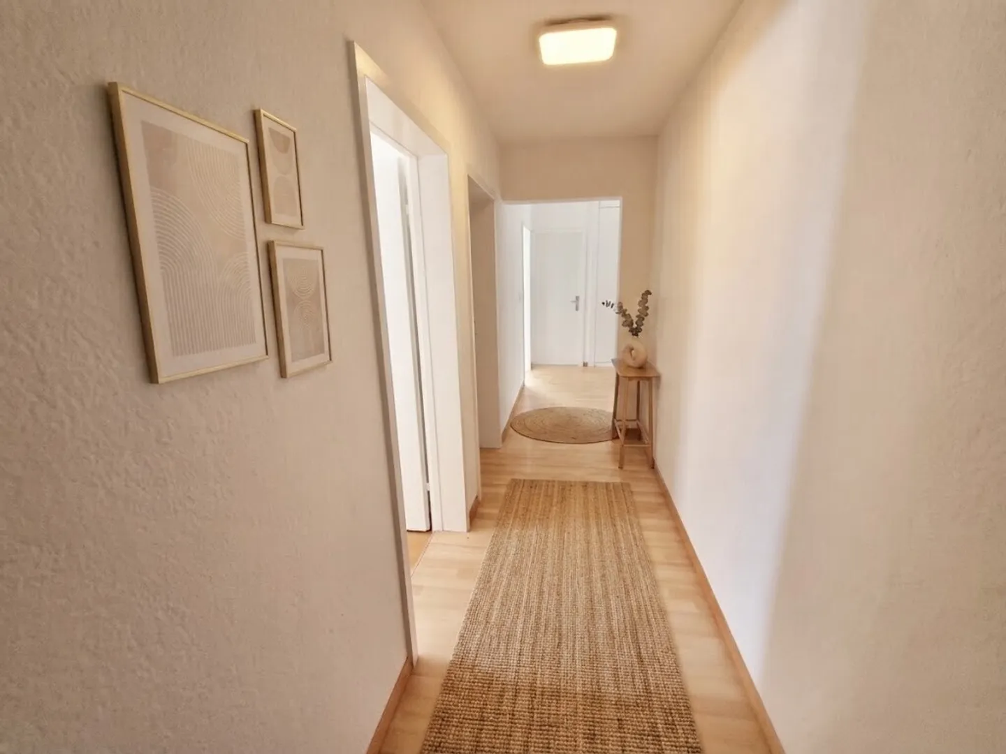 Ampio e luminoso appartamento di 4,5 stanze con balcone - appena pitturato - Foto 5 di 8