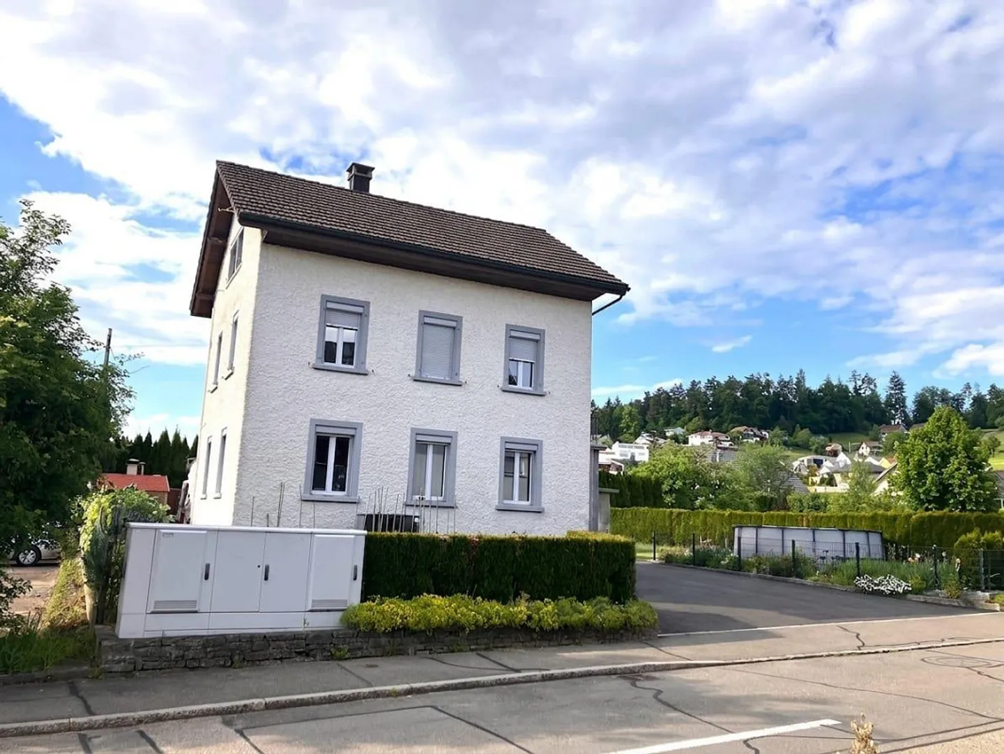 Casa indipendente di 9 stanze con giardino - nuova per CHF 975'000.- - Foto 1 di 9