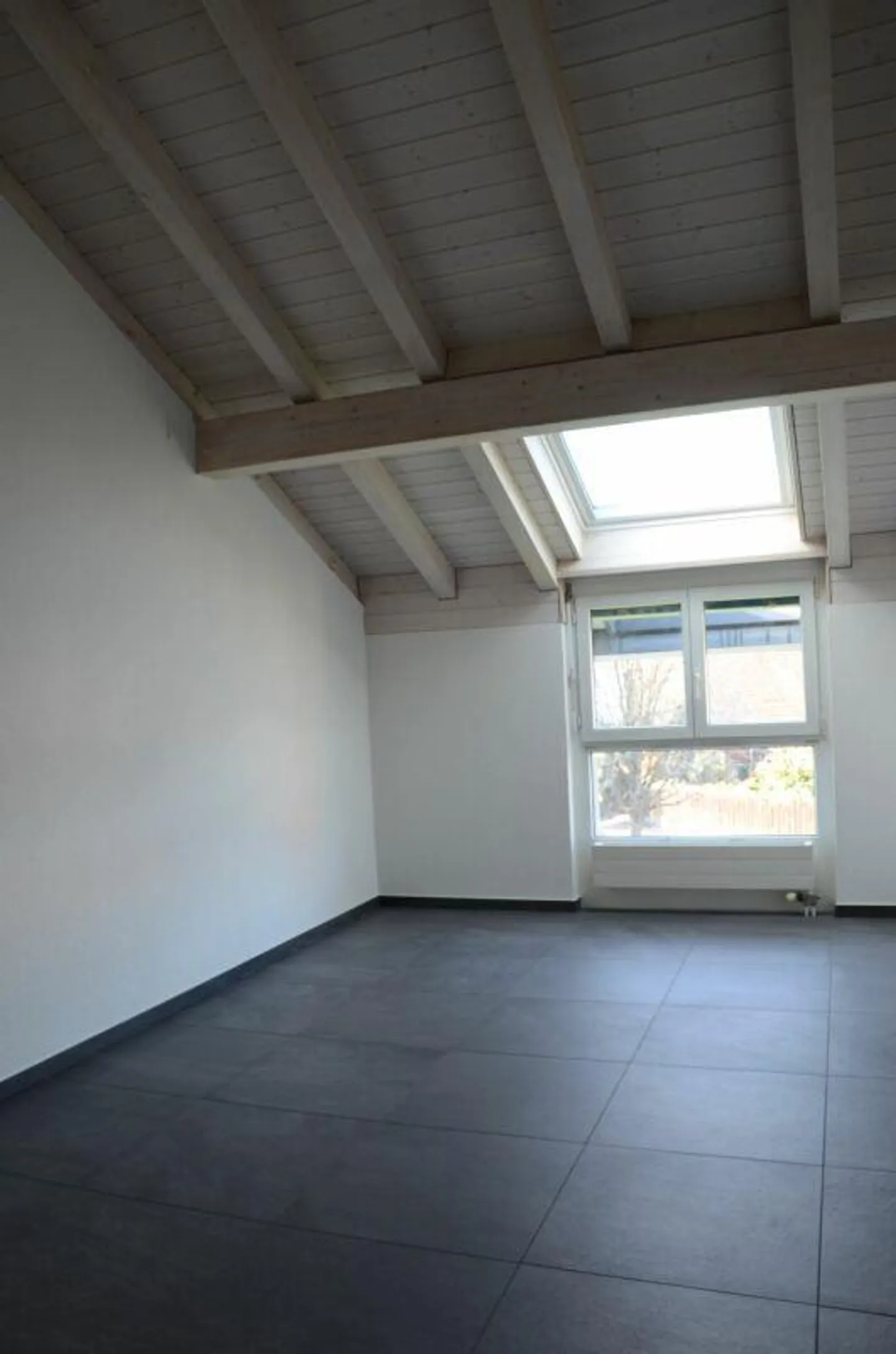 Sonnige 4.5 Zimmerwohnung mit Galerie - Foto 6 von 15