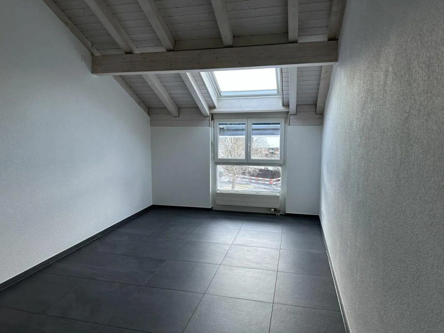 Sonnige 4.5 Zimmerwohnung mit Galerie - Foto 9 von 15