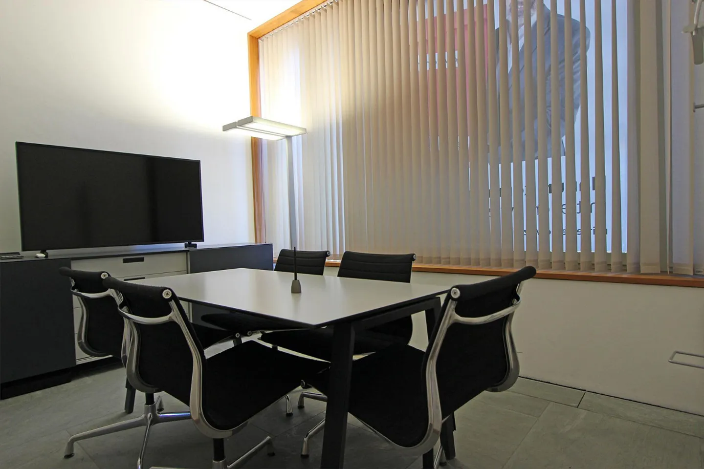 Spacious, bright office space for rent - Photo 4 of 5