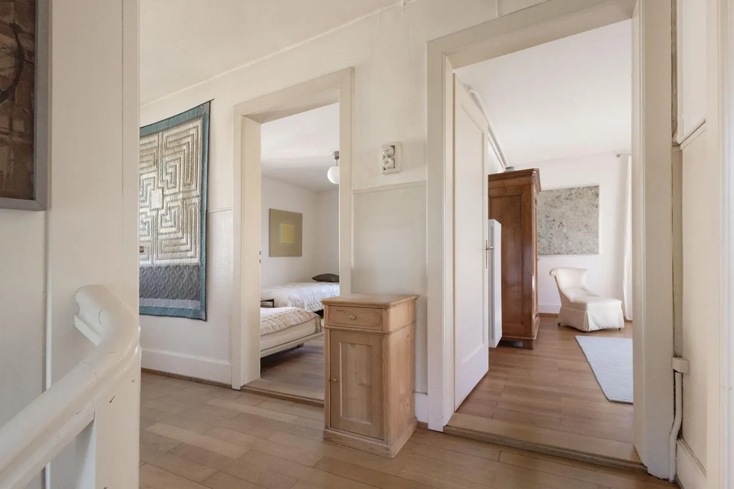 Free On-Site Viewing: April 22, 2026, 4:00 PM - 6:00 PM - Photo 8 of 12