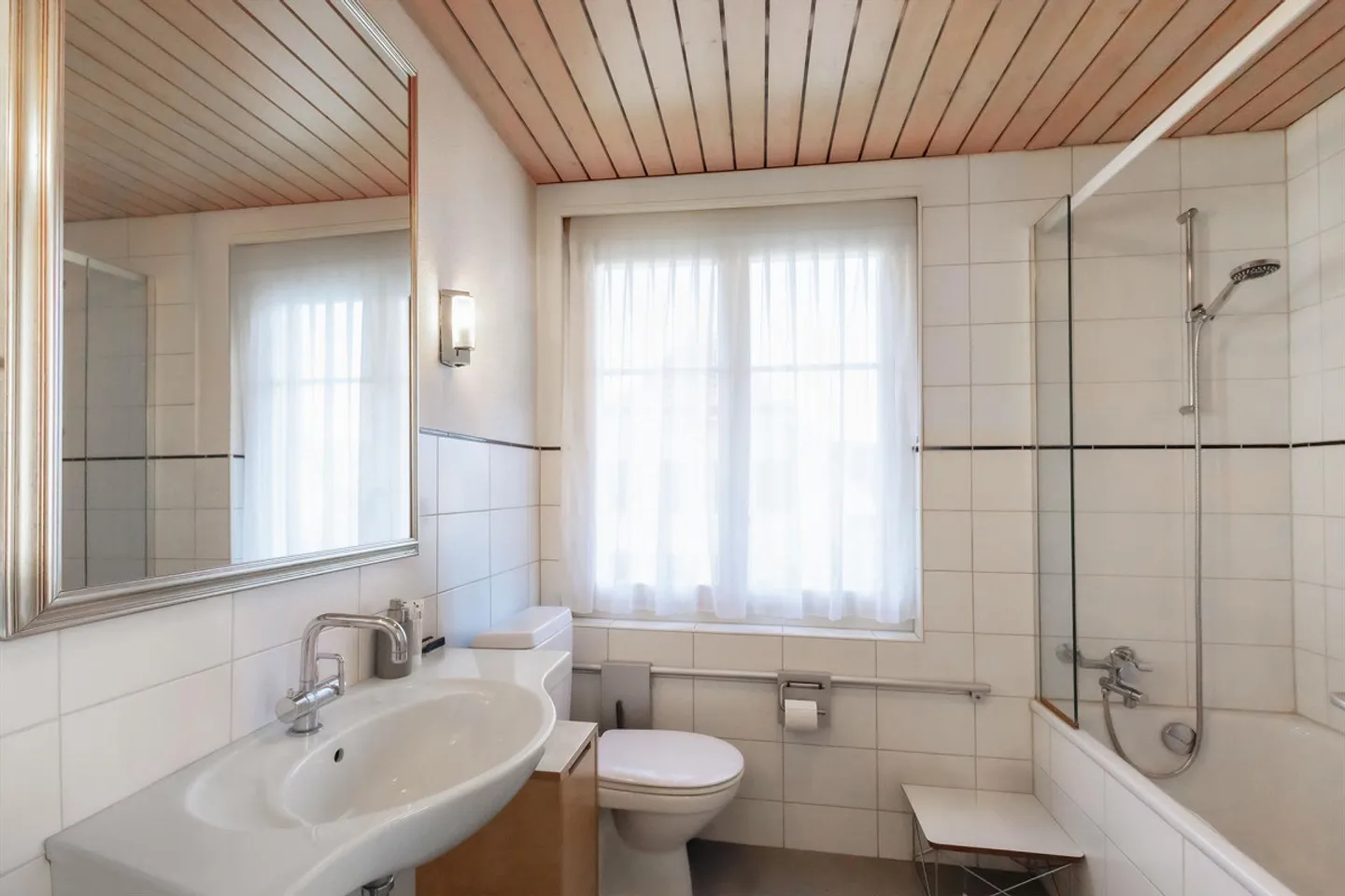 Free On-Site Viewing: April 22, 2026, 4:00 PM - 6:00 PM - Photo 9 of 12