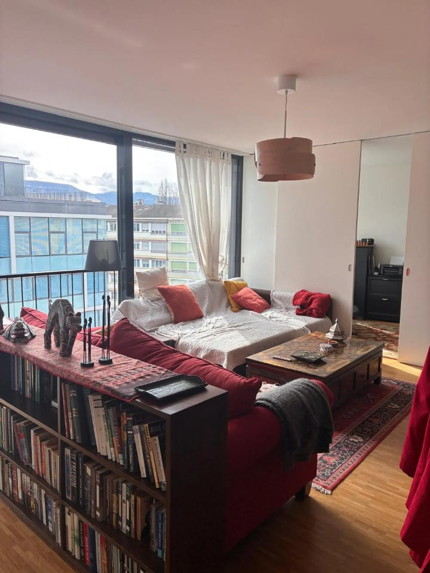 Spacious 6-room apartment on the 6th floor - Photo 2 of 6