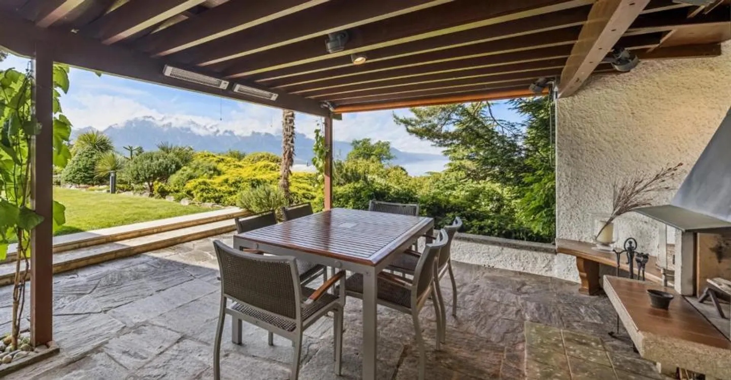 Unique property combining contemporary volumes, nature, and spectacular views - Photo 8 of 12