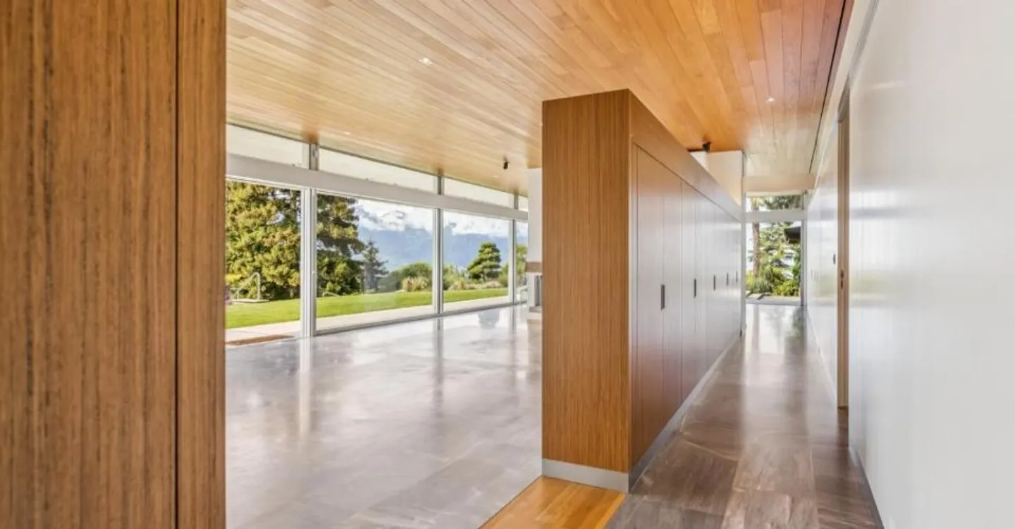 Unique property combining contemporary volumes, nature, and spectacular views - Photo 9 of 12