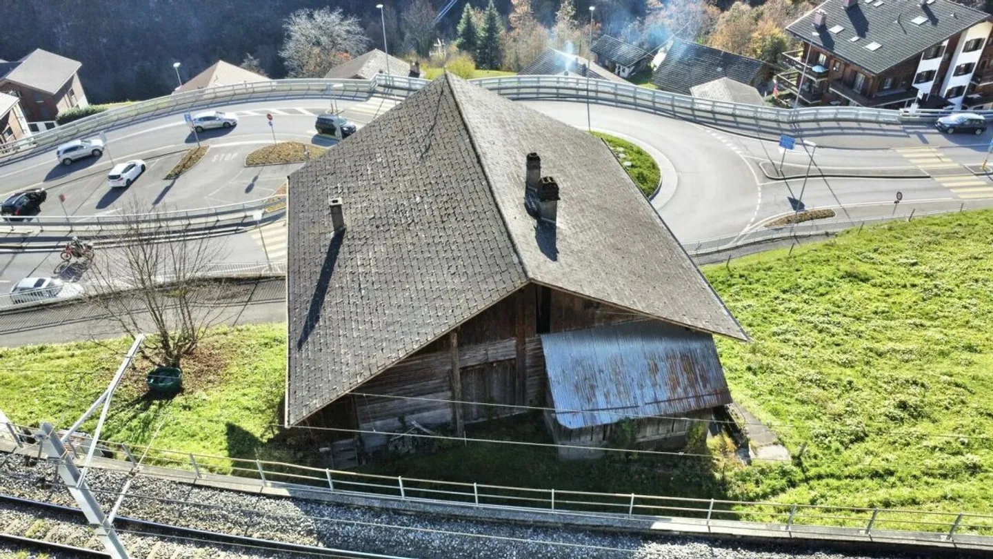 Chalet avec potentiel de rénovation - Photo 5 sur 16