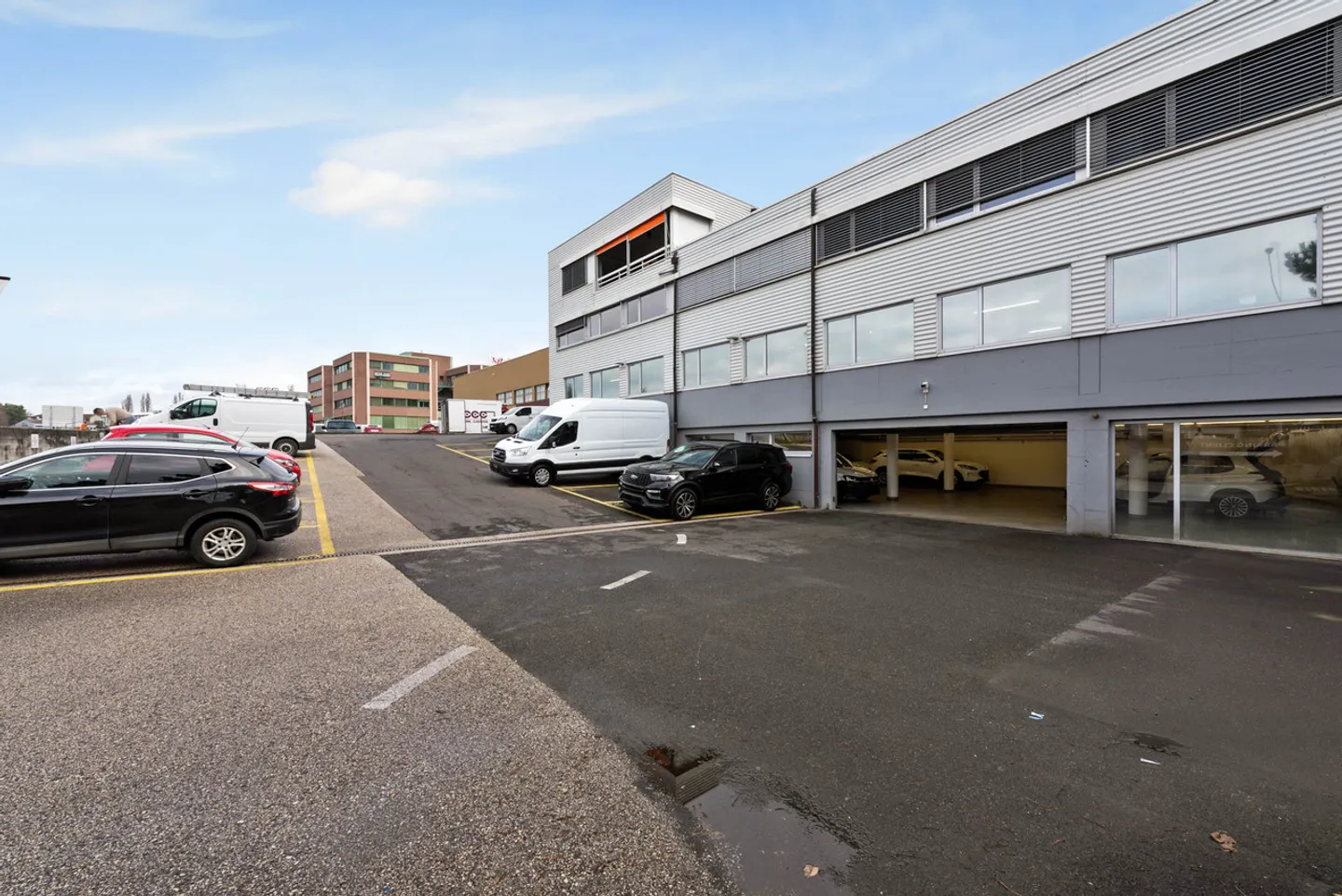 69 m² office space for rent – 2nd floor, strategic location - Photo 2 of 6