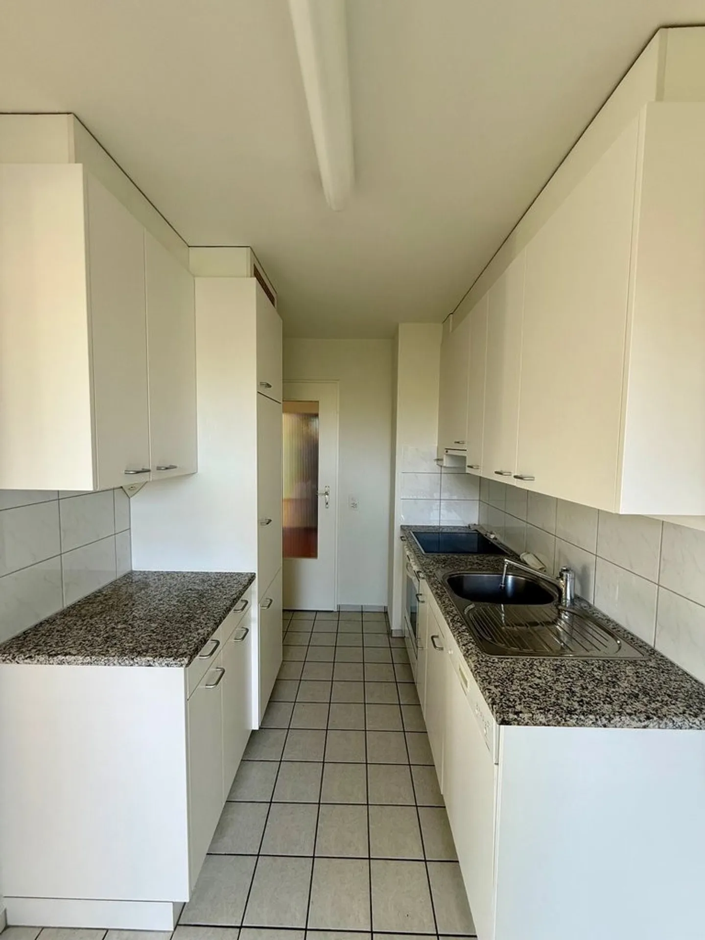 Modern 3-Room Apartment - Photo 4 of 8