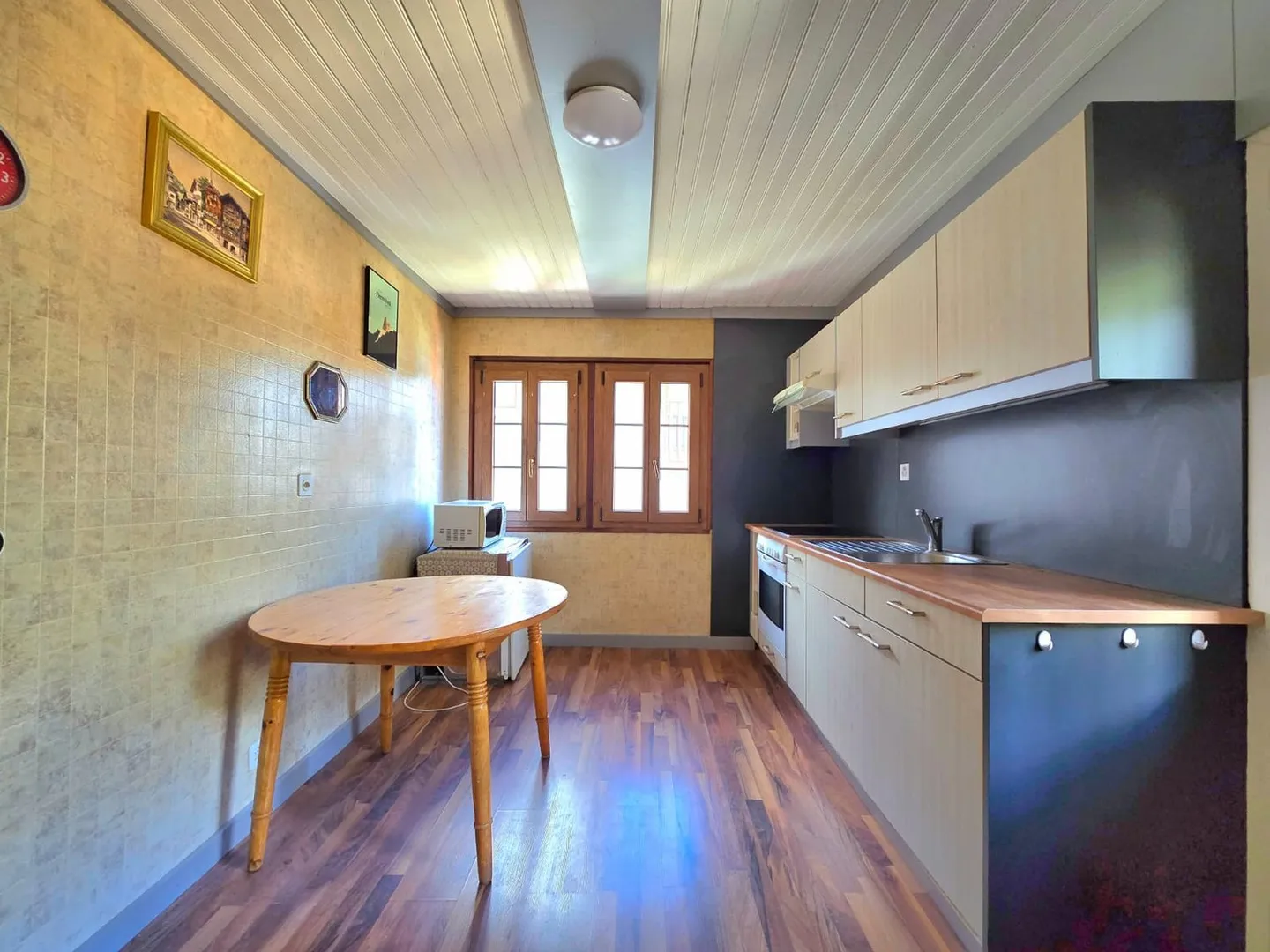 3.5 Room Apartment and Commercial Space with Potential for Conversion into a Duplex in Euseigne - Photo 7 of 27