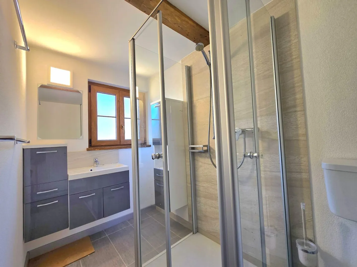 3.5 Room Apartment and Commercial Space with Potential for Conversion into a Duplex in Euseigne - Photo 12 of 27