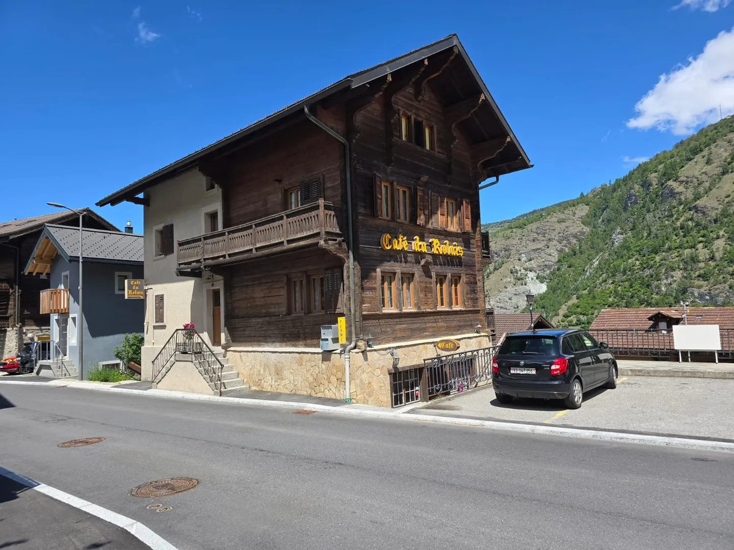 3.5 Room Apartment and Commercial Space with Potential for Conversion into a Duplex in Euseigne - Photo 14 of 27