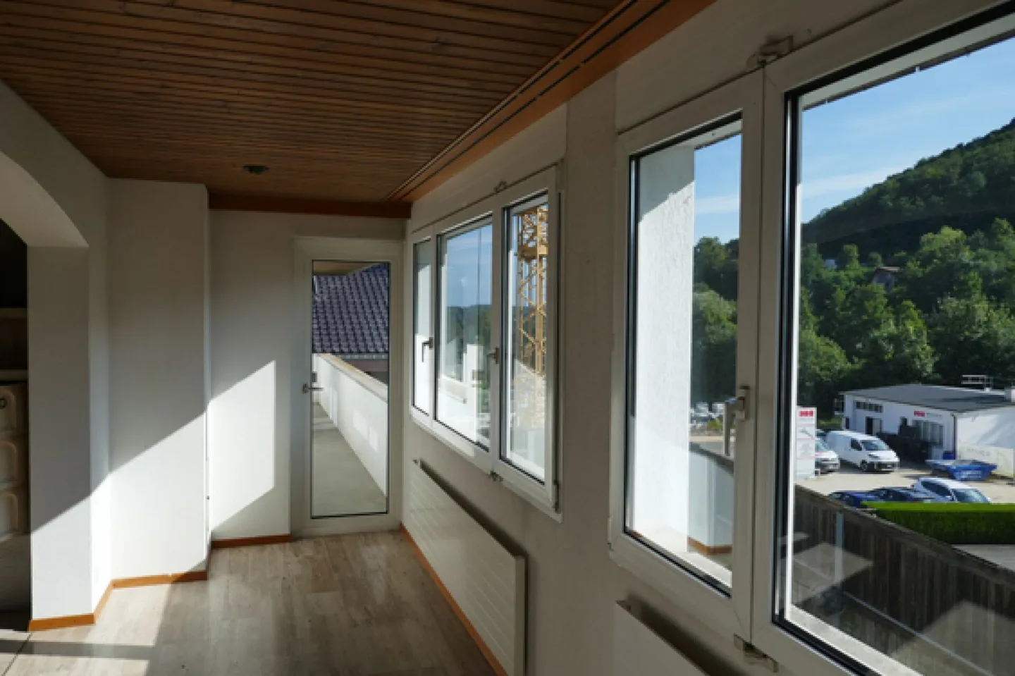 Single-family house with large garage and garden in Flüh - Photo 8 of 13