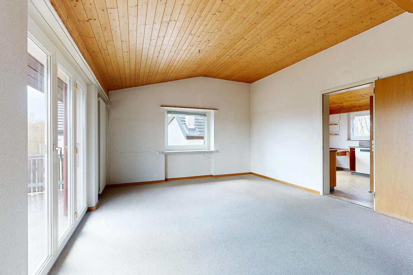 Maison individuelle de 4,5 pièces avec un grand potentiel de développement - Photo 4 sur 16