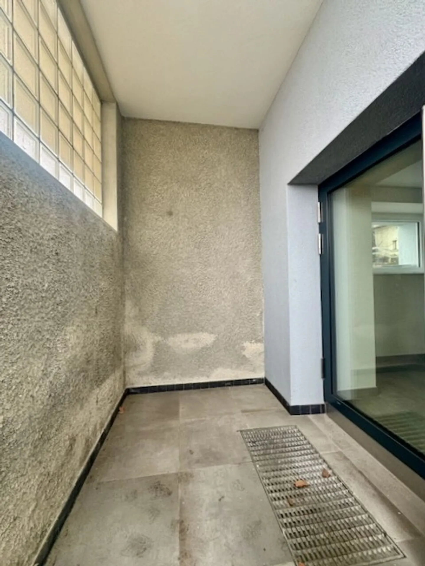 Commercial Space with Terrace - Photo 3 of 11
