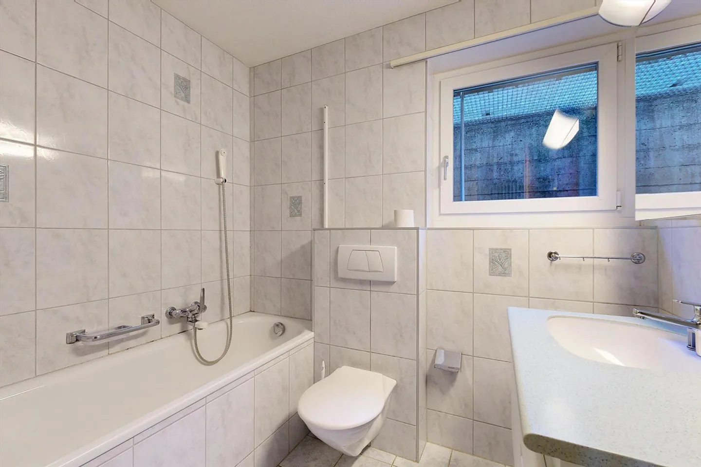 Maison individuelle de 4,5 pièces avec un grand potentiel de développement - Photo 12 sur 16