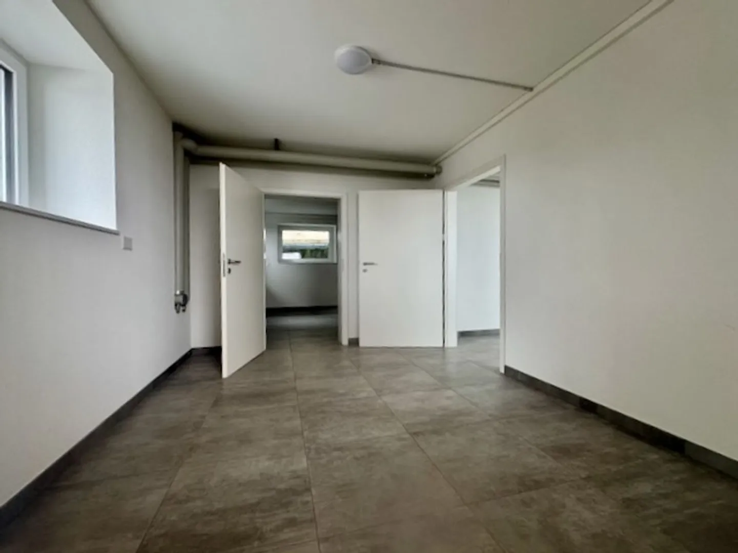 Commercial Space with Terrace - Photo 5 of 11