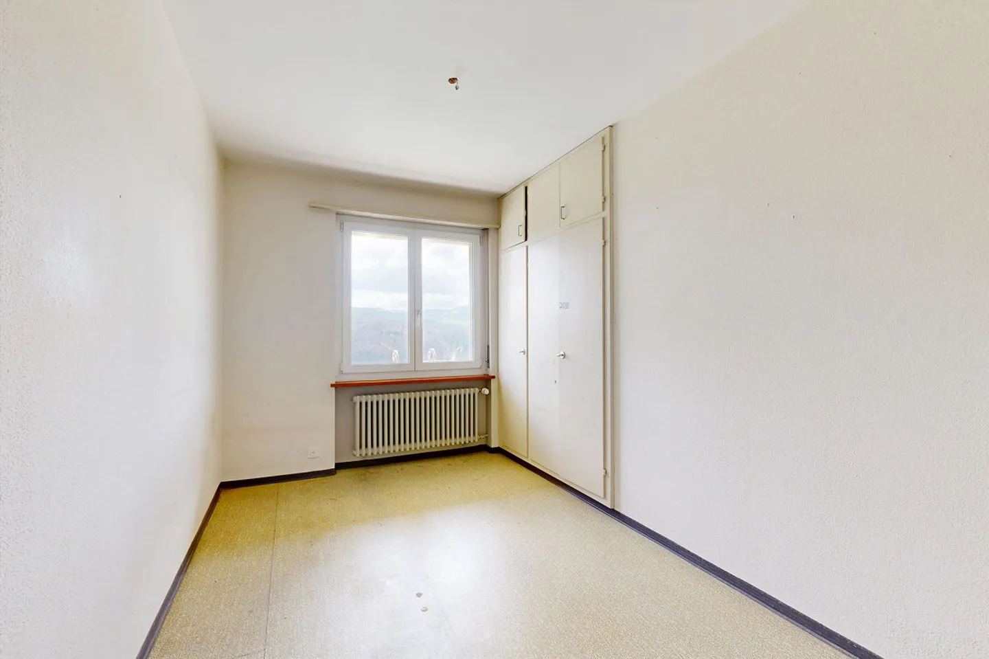 Maison individuelle de 4,5 pièces avec un grand potentiel de développement - Photo 8 sur 16